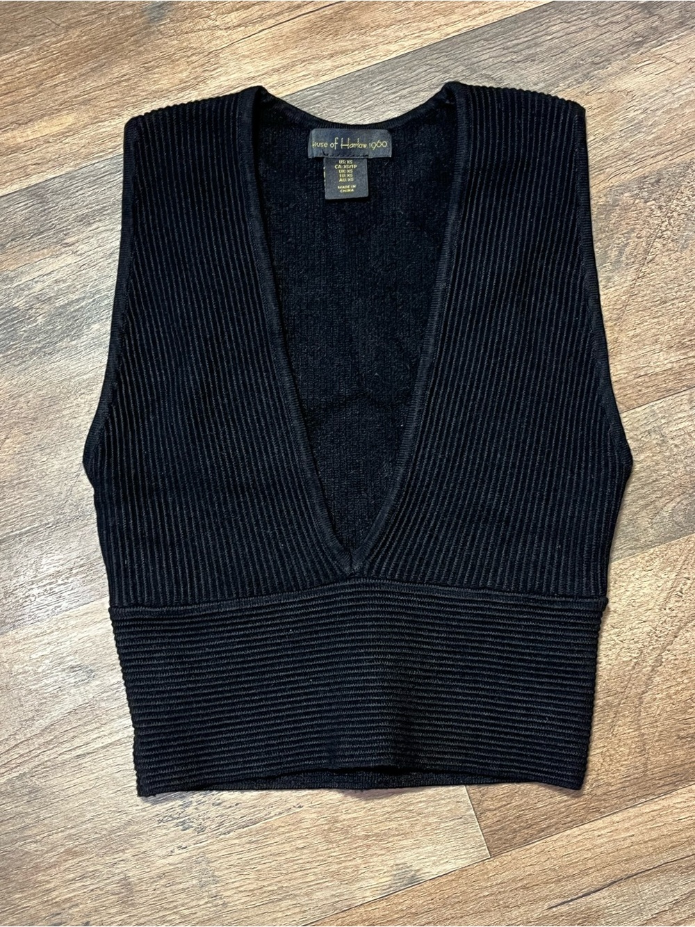 House of Harlow 1960 Black Ribbed V-Neck Cropped Top